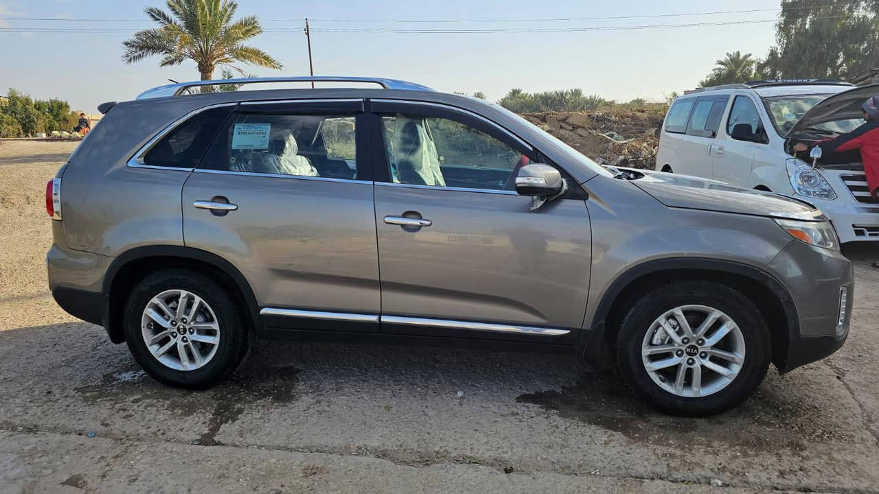 سلام عليكم
سورنتو٢٠١٥وارد امريكي بدون حادث سياره كفاله
رقم بغداد تحويل مباشر 
٤ سلندر 
شاشه وكامره
 تخم تاير
كير ومحرك خير من الله 
سياره مال جناي مامتعوبه
سعر ١٤٠ بيها مجال ‏‪***********‬‏
