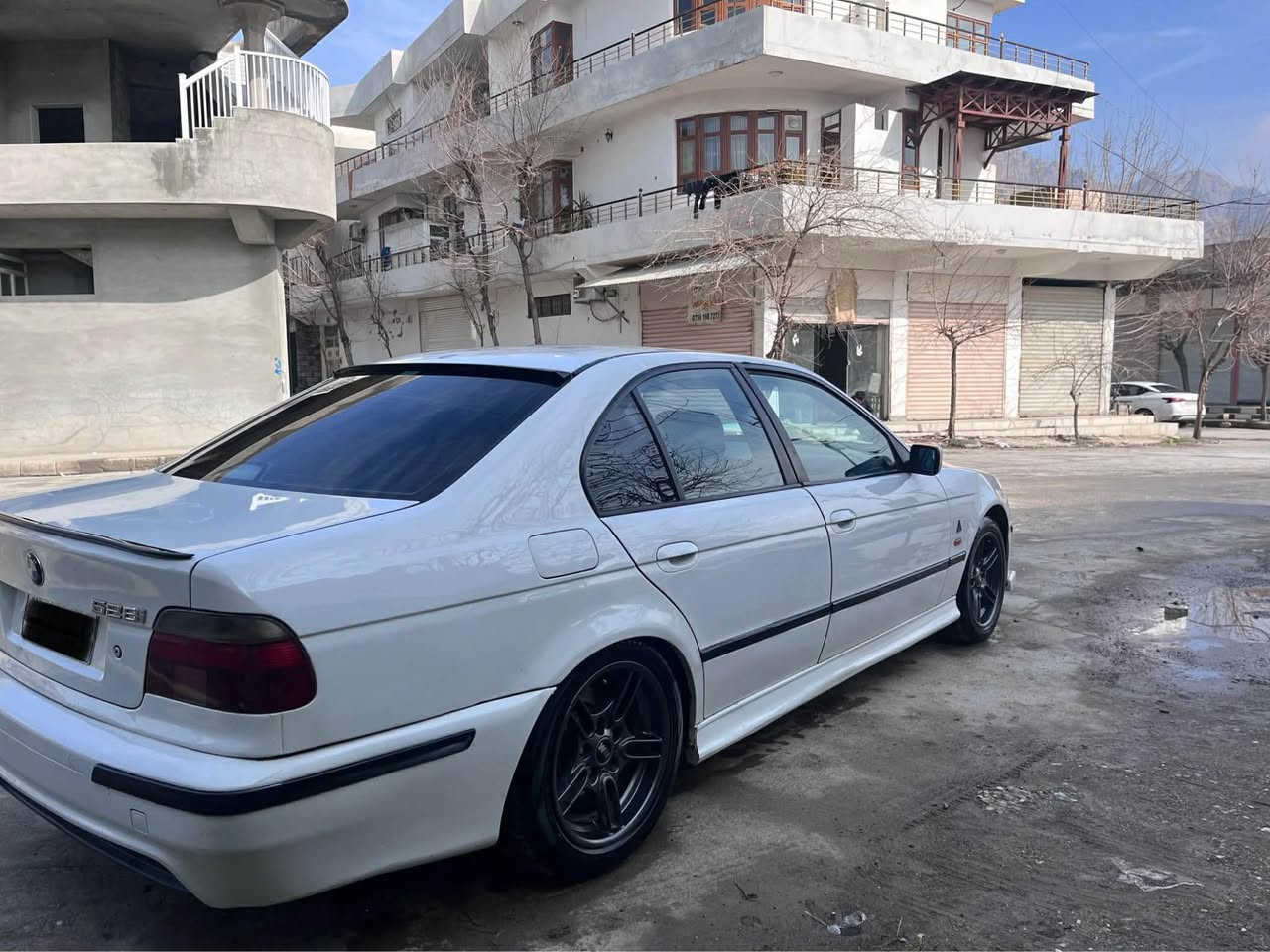 ماشاء الله له ماڵی هەموو لایەک
🦅BMW/1997/528Ai🦅
ئارم پلاستیک هەولێر بەشەرت 
شتی جوان و راقی دانسقە لۆک لۆک 
دەحەمی پێشو دواوەی M لۆک 
تەبرید بەشەرت 🥶
گەرمی بەشەرت😰
کارەبای بەشەرت پێشو پشتی بەشەرت دەبلو دارو بەردی بەشەرت هەتا بڵیی نەرمو خؤشە /هەیکەلیکی هەتا بڵیی جوانو رێکی هەیە سەخفو حیزام بەشەرت
لایت ئاڵقەوکامل زینۆنو   /رەقەم ئسڵی/ گێرو مەکینە بەشەرتی ١٠٠ فیتەر  دەکەڵو بوخار بەشەرت/کارەبایی بەشەرت / 528Ai دەبڵ دیجیتاڵ زۆر بەقوەتە ماڵی سیباقە ماشااللە تؤماتیک ٣گێر گێڕی حادیو سپۆرت مەزبوت فەقازی لاقی مازبوت بەنزین زۆر کەم دەخوا /کامل سێرفز کراوە/پلاک نۆزڵ مەسفی فیت پەمپ ڕۆنی گێڕو مەکینەی تازەیە ئیفرۆی مەزبوتە   کوشن جڵدو کارەبایەشاشە ئایپادە /چەمەلاخی دواوە لای سەکن ١ بست دەحمی پێوەیە شایەنی باس نییە/ ویلو تایەی لۆک لۆکە 
موسو براوە بە شەرت/ناوی لە دەرئ جوانترە
سەیارەکە پێویست بە وەسف ناکا 
دەحامی بۆ دەحامی بەشەرت لە رەسمەکان جوانتر نەبو هەقی رێگات حایدی من 
بۆ زانیاری زیاتر *********** فایبەر 
وەتسئەپ
شوێن .رانیە رانية, السليمانية
