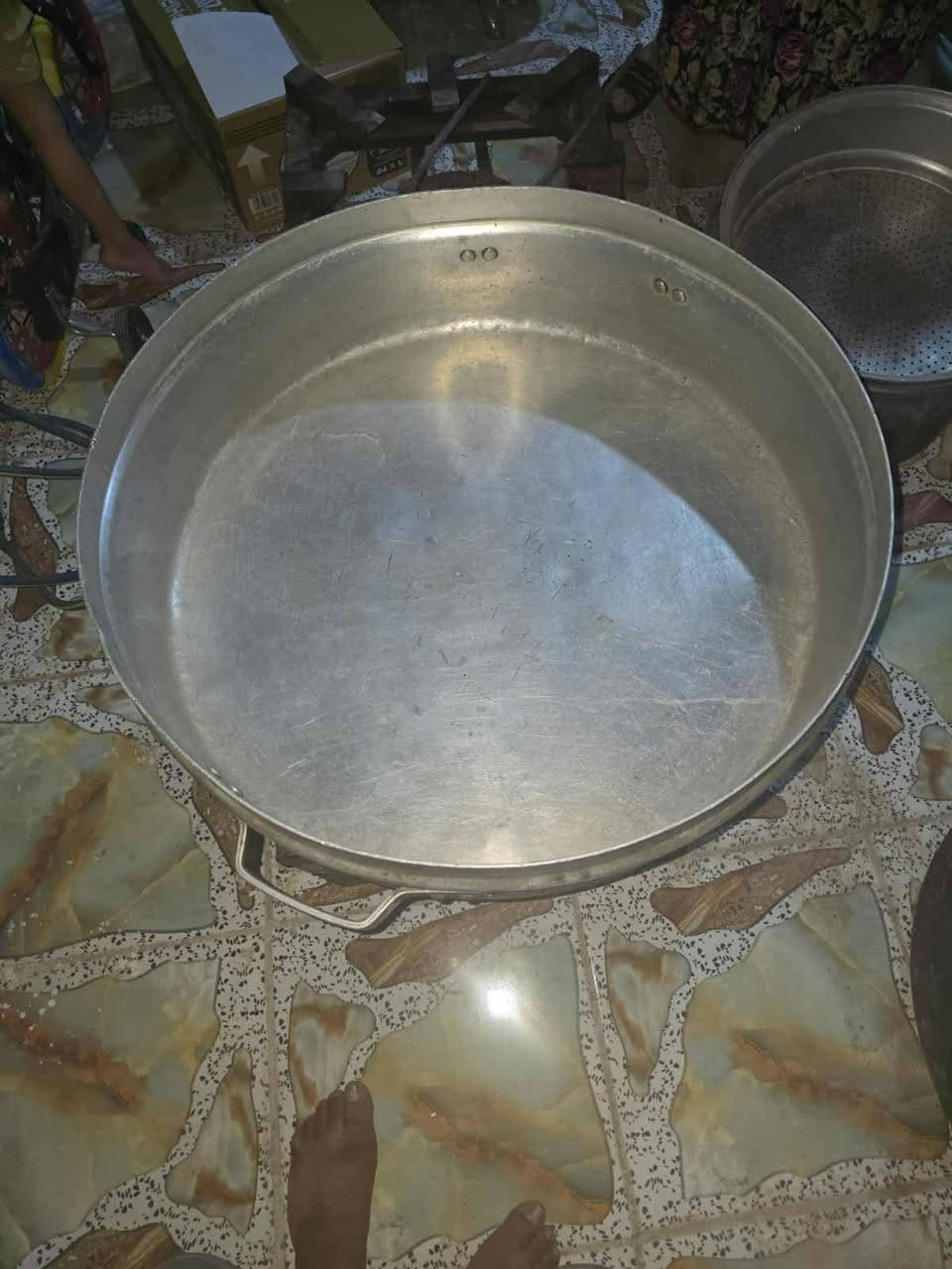 #السعر_لكلي350وبيهن مجال
#مكاني_النجف
طباخ ثنين
كدر كبير وكدر 
كدر وسط 
طاوه تبسي 
جفجير
طخماخ
اتصال ع رقم 📱
***********
