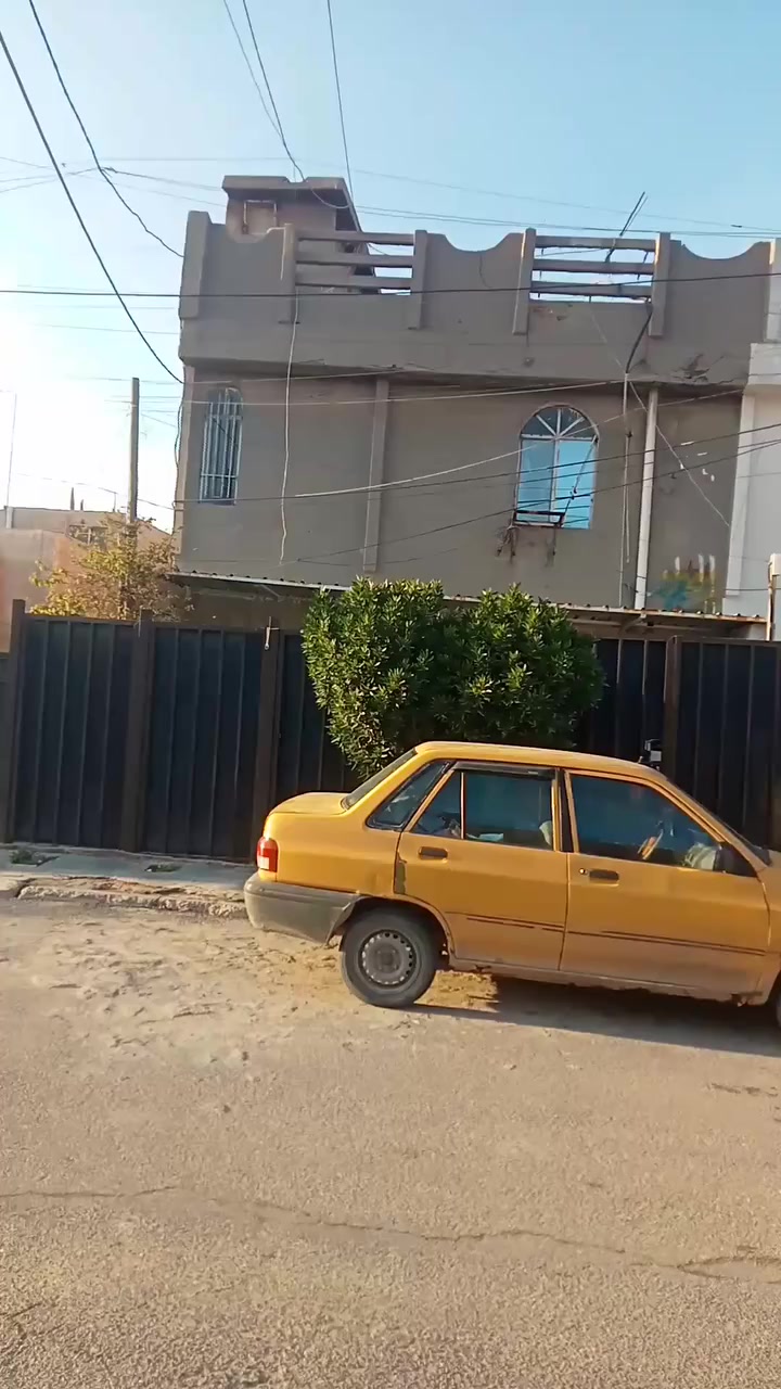 دار للبيع المساحه 110 متر الواجه 7.25 متر والنزال 15 الدار قديم يعتبر كاعد قريب على سيطرة جبار ابو الشربت وقرب مرطبات التوت الشارع تجاري السعر بالتفاصيل الاتصال على الرقم *********** أبو حسين
