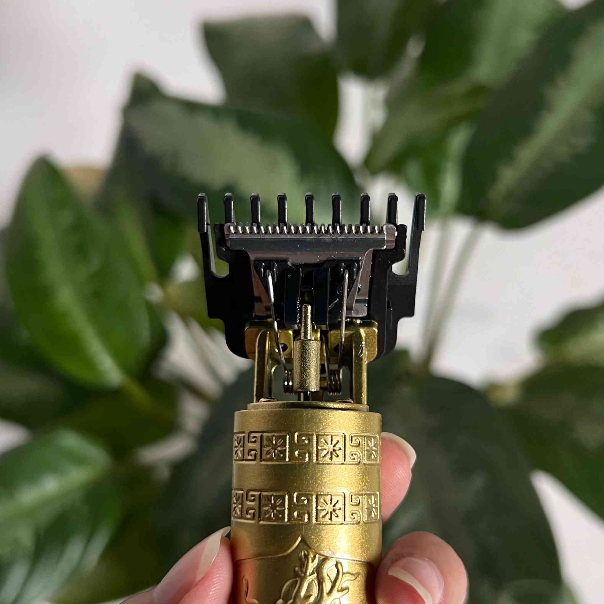 ✂️🔥 تحديد دقيق بسرعة!

ماكينة T9 بحلاقة ناعمة بدون جروح ✨
قوية وهادئة 💪
تشتغل لاسلكي 🔋

ستايل مرتب بكل سهولة 😎


**إذا كنت صاحب هذا الإعلان وتريد حذفه لأي سبب، رجاءا أرسل رسالة إلى الدعم الفني**