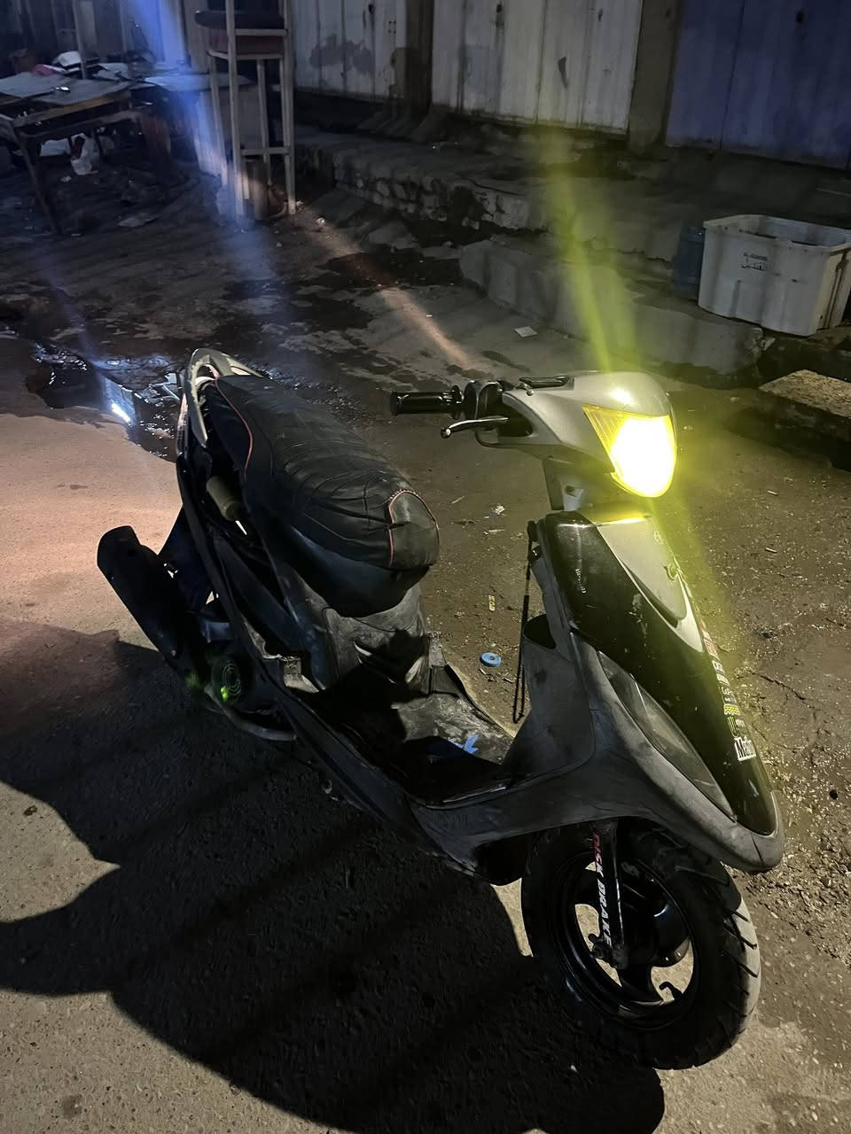 سلام عليكم دراجه ماكس عدله دراجه نضيفه كفرات بلادي كابريتر بلادي دراجه فقط مجفته تجفيت (بلادي)كهربائيات كله شغاله الدراجه كله ختم واحد السعر 450وبيه مجال بسيط للمراسله واتساب***********
