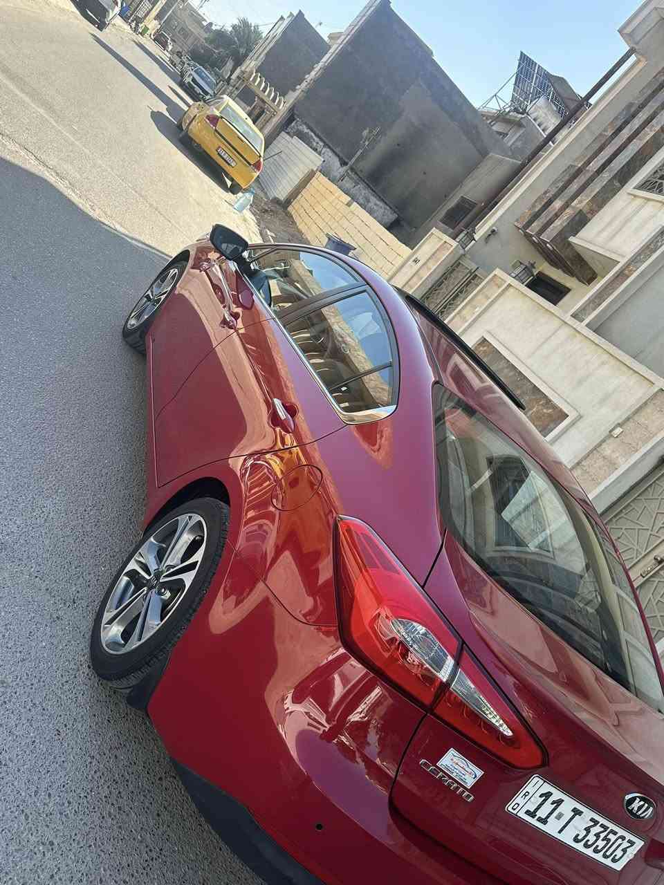 سيارتو 2016مكينه1600 سياره جديده مناقصها أي شي وره باب السائق بيها صبغ ربع الباب متواجد فقط على رقم الهاتف***********
