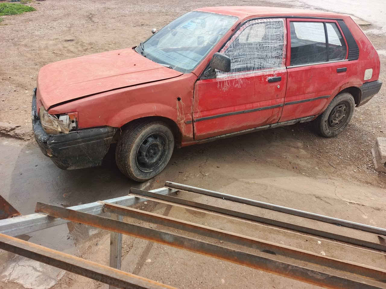 سياره نيسان للبيع 
شرط محرك وگير مراوس او بيع شعدك نزل ***********
