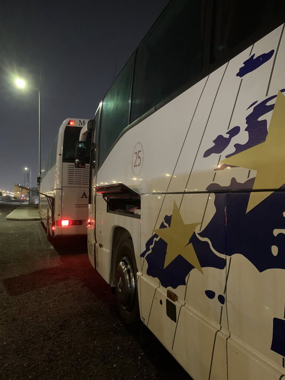 سلام عليكم للبيع للاستفسار *********** المكان بصره موديل 2001 نجف خطهه بصره بغداد
