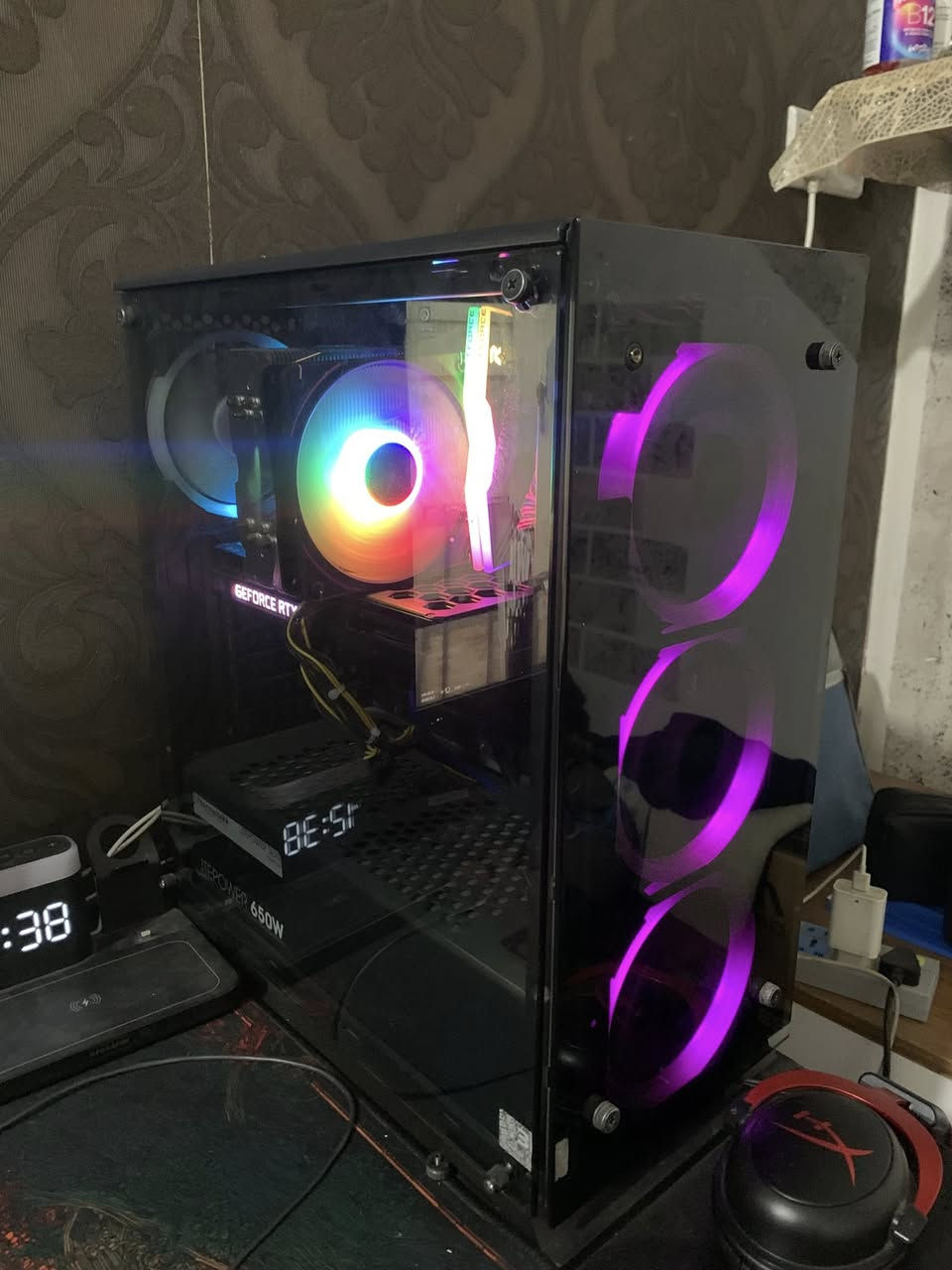 سلام عليكم
PC للبيع
المواصفات
معالج:AMD Ryzen 5 5600X 6-Core Processor (12 CPUs) ~4.7GHz

كرت شاشة:NVIDIA GeForce RTX3060 12G 2FAN

مذر بورد : ASUS PRIME B450 M-K

الرامات: T.FORCE 32G Speed 3600MT/s

الذاكرة 1: M.2 1T Speed 3200 Lexar
الذاكرة 2: SSD 128G Speed 6G Lexar

بور سبلاي : Thermaltake 650W +80 SILVER

مبرد معالج : DeepCool هوائي RGB

الكيس : Yuhui 4FAN 

الشاشة : AOC 180Hz 0.5ms FHD

الماوس 1: LOGITECH G502 hero
الماوس 2: X TRIKE ME GM-323

كيبورد 1: KROM RGB متغير ميكانيكي
كيبورد 2: 

سماعة : Hyper X Cloud 2

سوبي اس : FANTOM 1500

ماوس باد 120X50

Windows 11pro

‎السعر مليون و ٣٠٠     1300
‎مكاني بغداد الشعب حي اور 
‎الشراي يتصل ***********
