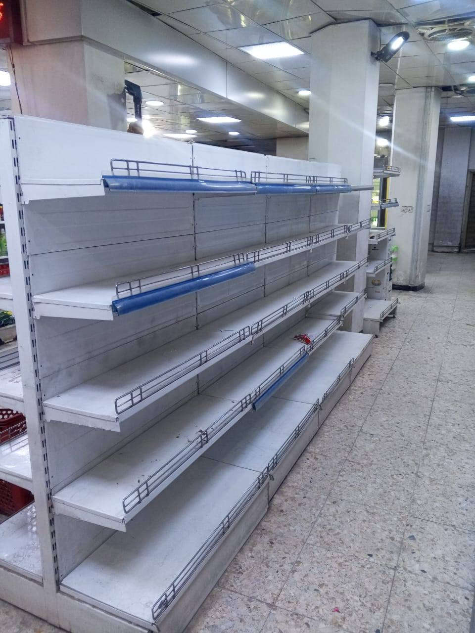 السلام عليكم عندي هاي الرفوف محل البيع المكان بغداد ***********
‏‪
