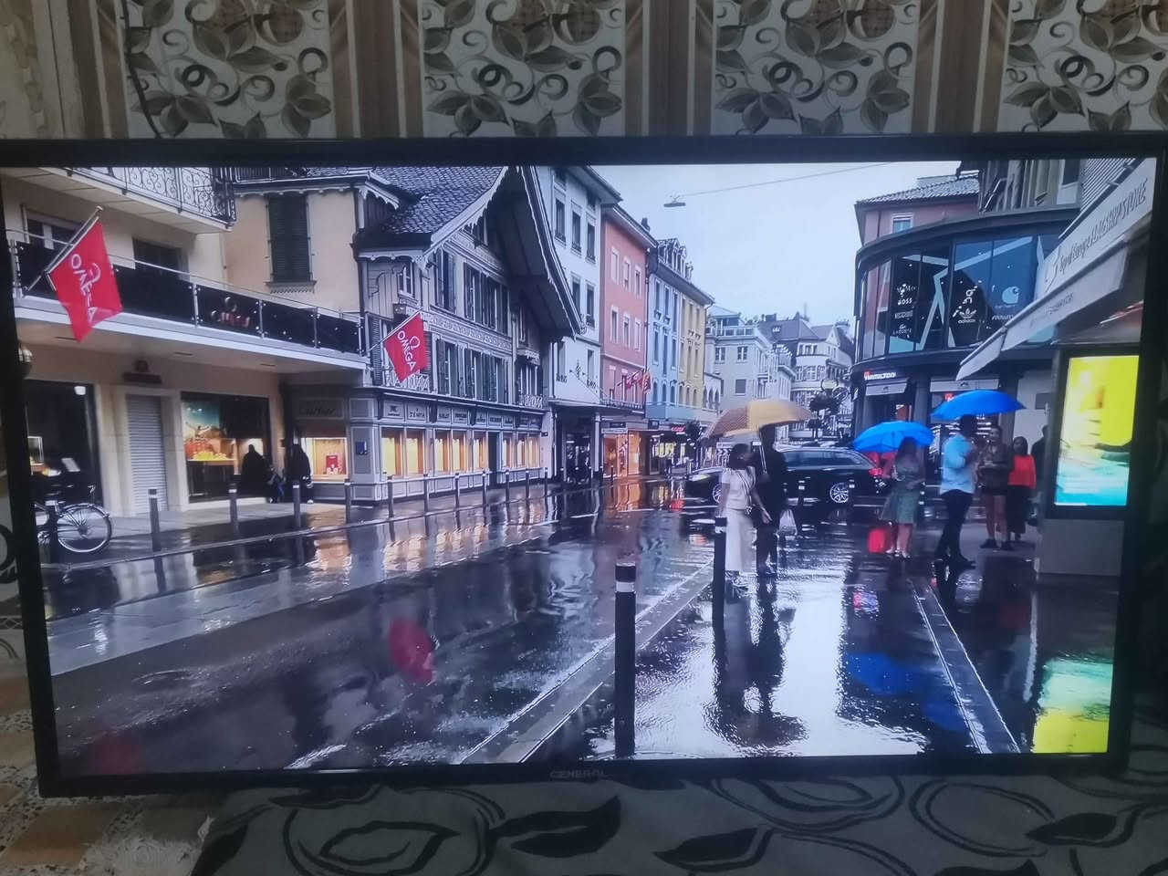 شاشه حجم 43 نوع جنرال سمارت نت شقال يوتيوب رياضه جميع القنوات تشتقل بدون صحن 
سعر 140 الف مكاني بصرة حيانيه  ***********   *********** البصرة, العراق
