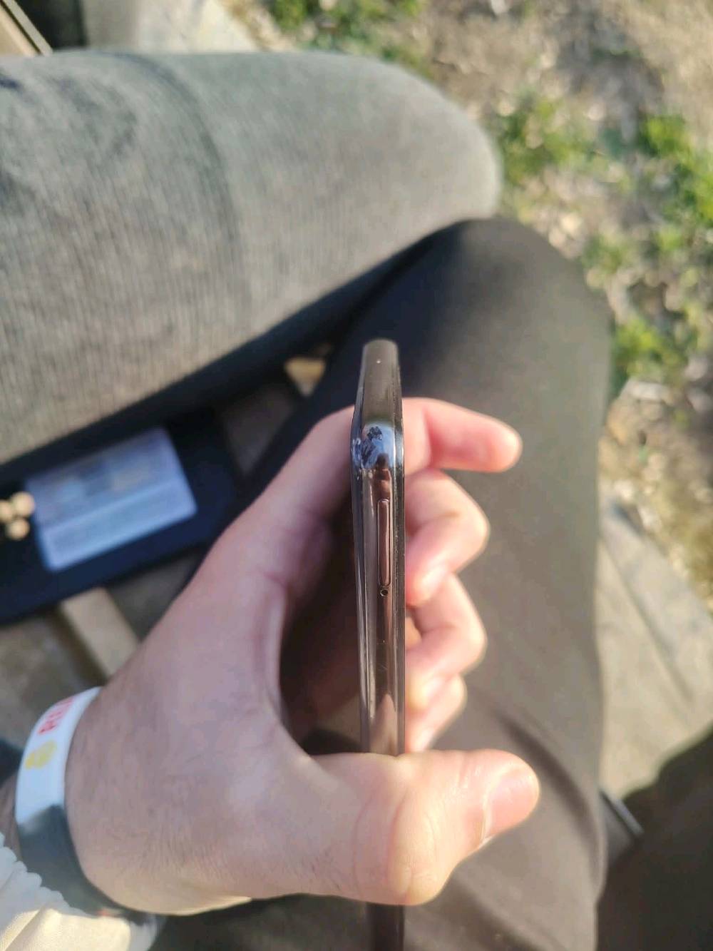 هاتف سامسونج بحالة جيدة، كفوء وسريع، مناسب للاستخدام اليومي. كاميرات عالية الأداء لتصوير صور وفيديوهات بجودة ممتازة. تصميم أنيق وخفيف الوزن يجعل الجهاز مريح في اليد. 

للمهتمين، الرجاء التواصل للترتيب على سعر مناسب.