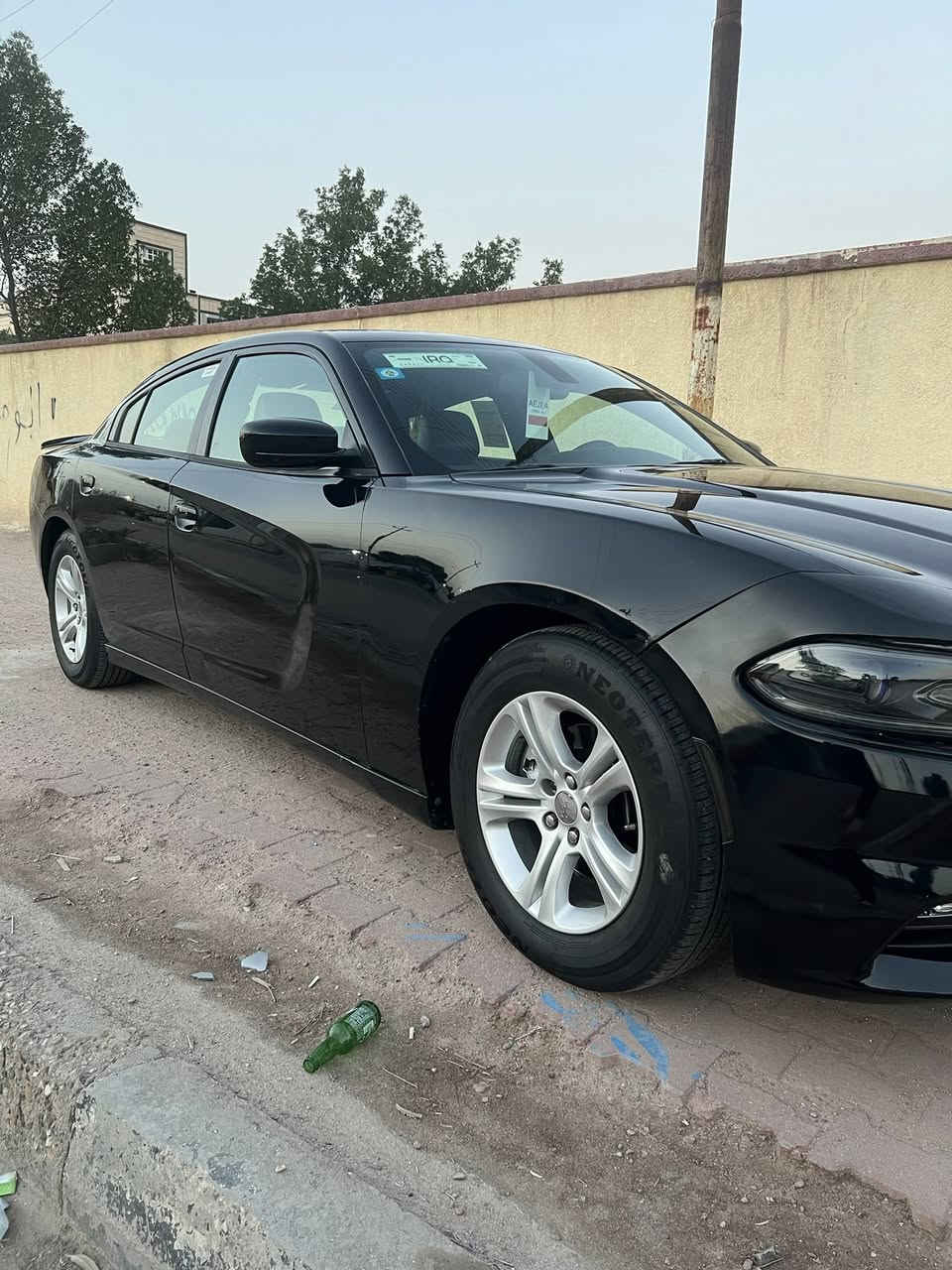 جارجر 2015 سنويه جديده رقم دولي بأسمي وارد أمريكي حادثهه بس چاملق الايسر فقط صبغ بس چاملق الأيسر الكدام الباقي مكفوله من صبغ بيهه بارد سياره الباقي مكفول سياره تخم تاير مكينه كير حداديه كله جديد السعر 165 اي ستفسار اتصل ***********
