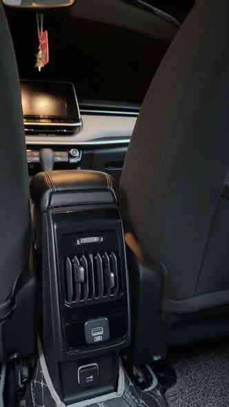 جيب كومباس 2022 الشكل الجديد سبورت
🔹السعر 158
ممشى 39 الف ميل 
حجم المحرك : 2400 , 4 سلندر 
حادث السيارة :  بنيد وجاملغ الامامي جهة السائق بدون دواخل 
مترقمة اربيل وارد امريكي 
السيارة استخدام شخصي نظيفة ومكفولة
مكان السيارة بغداد والسنوية جديدة 
للتواصل ***********
