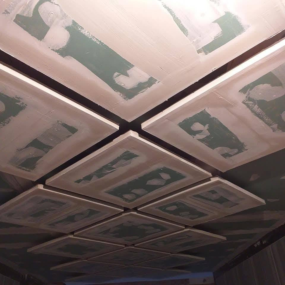 صباح الخير على جميع متابعينا الاعزاء
تصميم  و  تنفيذ ⚒ 
كادر ورق ذهب للصبغ والديكورات 
 مستعدون لتنفيذ كافة الديكورات بكافة التصاميم الحديثة في عالم الديكور
وبـ انسب الاسعار 💵 لسنا الوحيدون ولكننا نسعى ان نكون الأفضل -
للطلب و الاستفسار يرجى مراسلة الصفحة  
او الاتصال على  / *********** / 
متوفر & واتس اب
