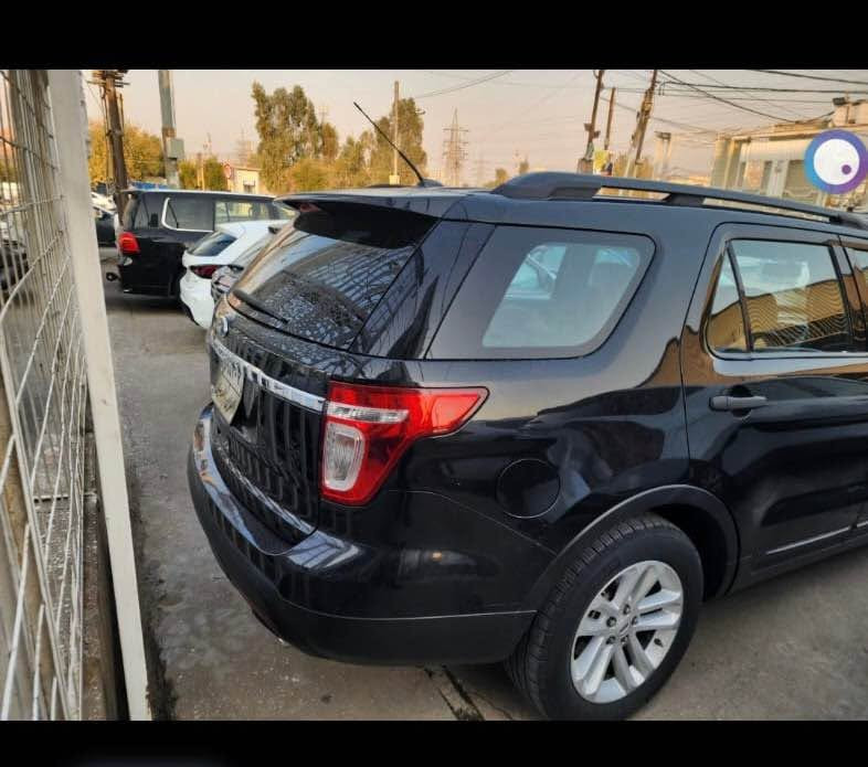 Ford explorer  v6. 2012  
شاشە گچکە بێ سلایت شەریکە نیڤا   سبوغی نیە تانها چوار جێی بچکووک تعدیل سارد.  سەیارەکە زۆر خاوێن و بێ مەسروفە   لۆ تەفاسیلی زیاتر پەیوەندی بکە  ژم. *********** واتسئەپ ڤایبەر أربيل, العراق
