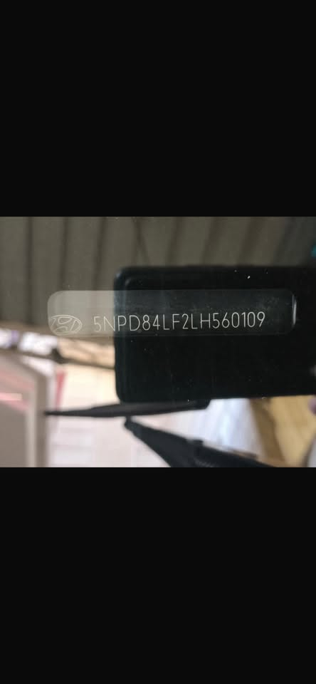 السلام عليكم
النترا 2020

ماشية 68mi

محرك كير شرط

بيها باب خلف النفر وشوية من الداير بلا دواخل 

بجم كبس خلف كبس

130 بيها مجال

مكان السيارة موصل

‭***********‬
