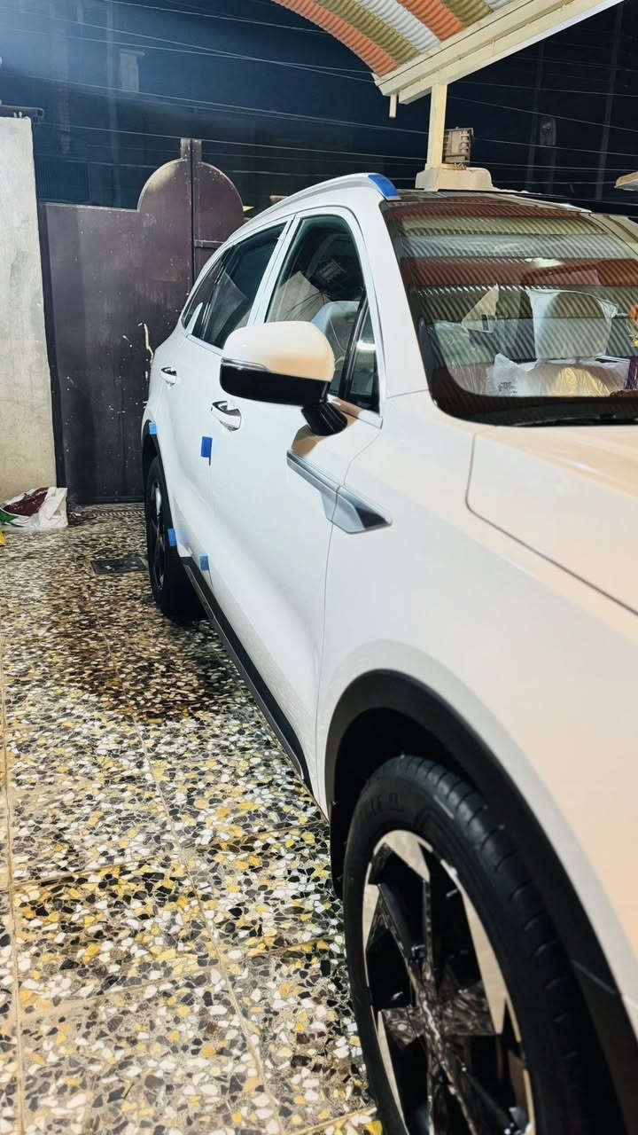 يالله لي يدور زيرررو سورنتو موديل 25 ام ضمان خليجيه.   عداد المسافه 7000  مواصفات ويل 19  جنطه كهرباء مري شفط عدسات LEDكراسي كهرباء شاشه متصل     كير ماوس هند بريك.  بصمه  شفتات ستيرن ٤انضمه قياده 3 قطع تبريد بصمتين ابواب حجم المحرك 6 سلندر 3500رقم اربيل بسمي مداور ثاني يوم لمعرفه سعر تصال على رقم ***********ذي قار شطره
