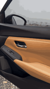 نيسان سينترا ٢٠٢٥ sv/plus
٢٠٠٠ مايل رؤشتووه 
لوك لوكه 
به س بؤنيت بؤياخه بيناو 
ئيرباگ كامل سيستم 

3N1AB8CV8SY335720
سماعه بوس و سلايد و ناو قه يسى 
0750 444 9724
