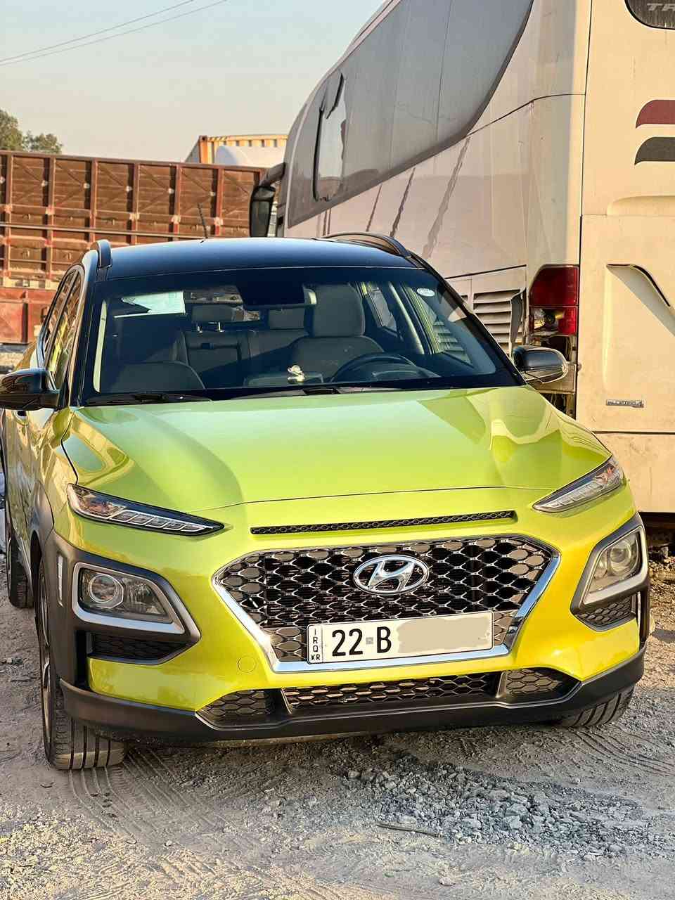 سلام وعليكم 
كونا موديل 2019 
فول مواصفات  ما عدا الفتحه 
1.رادار جانبي
2.تدفئه بالكشنات 
3.تدفئه بالستيرن
4.ثلاث انظمه قياده
5.تو كلر🖤💚
6.تخم تاير جديد
بعد مواصفات ما مذكوره 
محرك 1600 تيربو🚀 
ماشيه السياره 67686km
السياره فور ويل  
السعر135 وبيها مجال 
رقم السياره اربيل 
مكان السياره بغداد
للاتصال:***********
