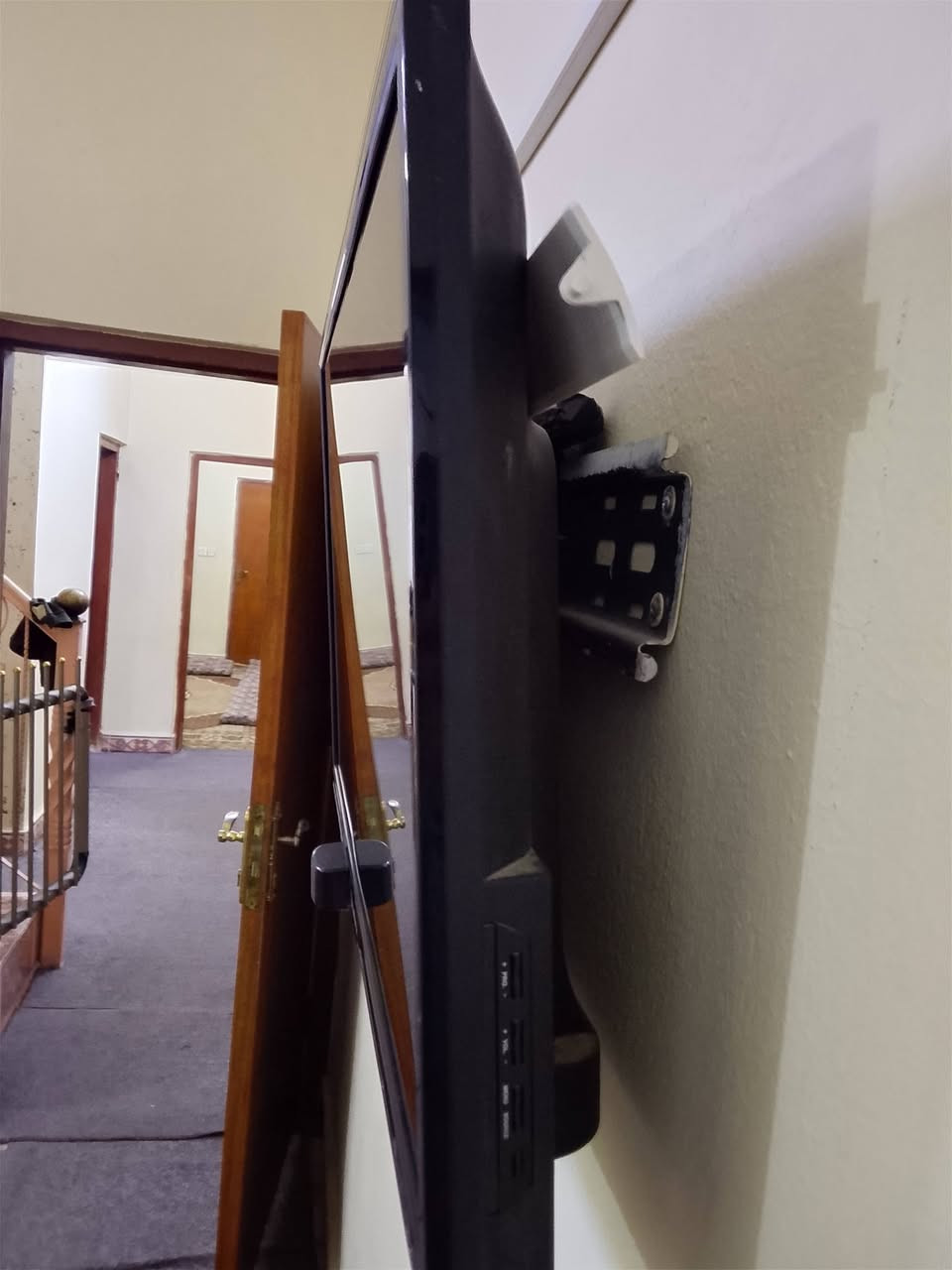 سلام عليكم شاشه بدون نت قياس ٣٢
نضيفه مداخله تصليح  سعرها ١٠٠ وبيها مجال


**إذا كنت صاحب هذا الإعلان وتريد حذفه لأي سبب، رجاءا أرسل رسالة إلى الدعم الفني**