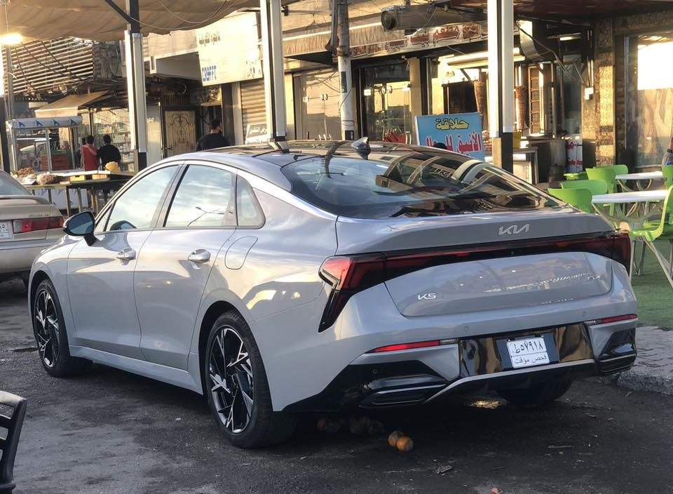 السلام عليكم اخوان للبيع كيا كي فايفK5
مديل 2025 ماشيه 3000 آلف السياره مرقم بغداد كامل باسمي 
مواصفات جي تي لاين  لون سمني المميز اعله  مواصفات ب كي فايف 

محرك 2500 تنفس طبيعي 
بانوراما 
كشنات جلد تدفئه جلد طابع رياضي مختمه ب Gt Line  
تبريد لمس 
شاشه متصل 
أربع رادارات امامي خلفي وجانبي 
حساسات امامي خلفي 
نقاط عمياء 
توقف ذاتي 
بصمه دخول ذكي 
تشغيل عن بعد 
شاشه متصل 
هاند بريك بصمه /اوتو هولد /نزول منحدرات / درايف مود وضعيات قياده 
اضائه داخليه بال LED 
كشنات حضن رياضي مختم جي تي لاين
السياره ب كامل بيانو بلاك بلاك ادشن 
🩷فول الفول مواصفات اعله مواصفات للأخير جي تي لاين 
🔴الضرر بارد بل جاملغ والباقي كفاله  
رقم بغداد 
🔴مرقم بغداد الجديد الإنكليزي باسمي 
السعر 265 
الرقم *********** 
العنوان البياع  
أناره خلفيه بال LED
