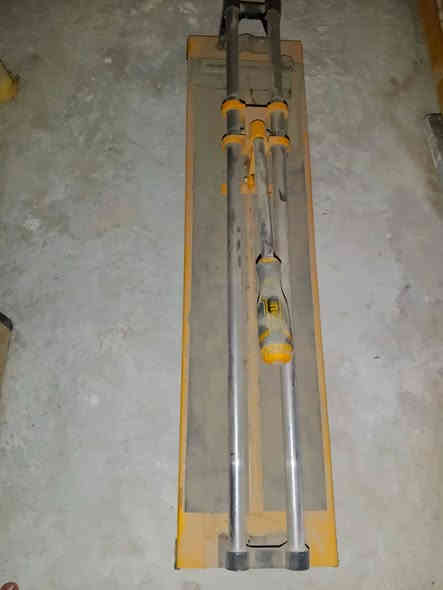 السلام عليكم
للبيع دوس للبيع + مكص سيراميك اخو الجديد استعماله كلش قليل سعرهم 200وبيهن مجال بسيط 
العنوان كربلاء طويريج 
رقمي ***********
