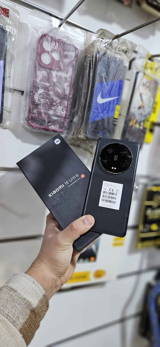 Mi 13 ultra 
عملاق شاومي الوحش

ذاكره 512/12+12g

نظافه 💯💯
مكفول حتى من الشخط 
استعمال قليل جداً
 
معالج snapdragon 8gen2
كاميرات احترافيه لايكا الالمانيه
زووم 120x

ملحقات كامله
شاحن سريع جدا 90W

السعر 650الف
بابل سوك الحله شارع المكتبات مكتب الماسه للموبايل
متوفر توصيل جميع محافظات

بيع أو مراوس استفسار خاص أو اتصال 

***********
*********** حلة, بابل
