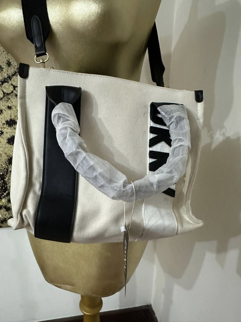 Dkny جديدة اختام بدون كود


**إذا كنت صاحب هذا الإعلان وتريد حذفه لأي سبب، رجاءا أرسل رسالة إلى الدعم الفني**