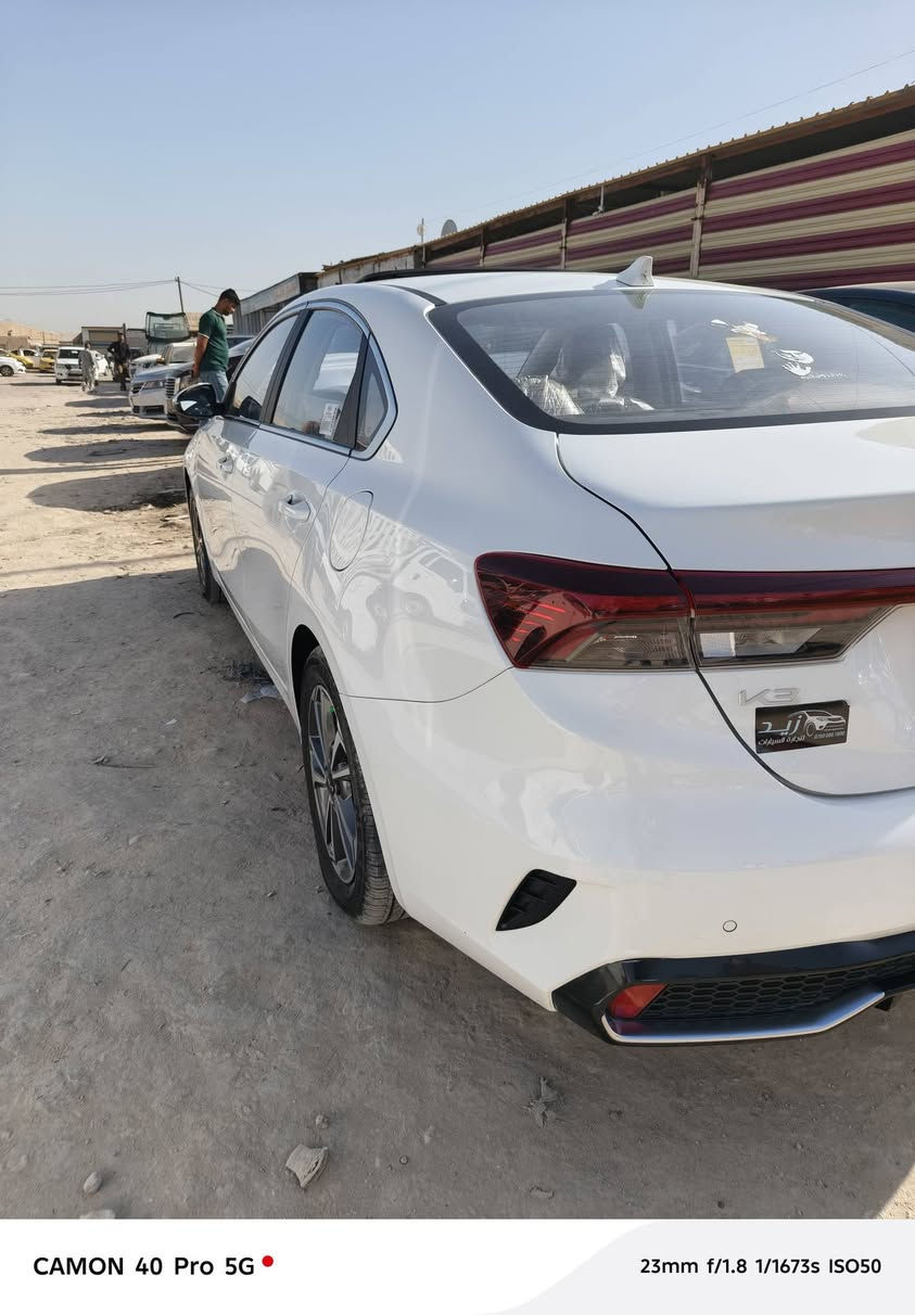 السلام عليكم اخوان بيع سريع 
كيا k3 موديل ٢٠٢٤ فوول مواصفات رقم دولي شمالي  هزه فحص سنويه جديد تحويل وكاله جاهز سلايت بصمه تشغيل بصمه أبواب شاشه كبيره كاربلي كامرة دواره امامي خلفي عداد الإلكتروني تبريد شاشه زنون عدسات وحاجب سايد بريك بصمه أوتو هولد وضعيات قياده اشاير بلمري ماشيه 41 كير محرك صدر كلهن نظيفات 
🔢 مرقمة وجاهزة – رقم أربيل الدولي 
🔧 المواصفات الكاملة:
• شاشة معلومات حديثة
• كاميرا خلفية
• بصمة تشغيل (Keyless)
• تحكم كامل بالستيرن
• سنسرات خلفية
• إنارات LED أمامية وخلفية
• إشارات جانبية بالمرايا
• فتحة سقف
• داخلية فخمة لون أسود
• مرايا كهرباء + طي كهربائي
• نوافذ كهرباء
• نظام توفير الوقود (اقتصادية عالية)
💎 مميزات إضافية:

✔️ محرك اقتصادي مناسب للاستخدام اليومي

✔️ مساحة داخلية مريحة للعائلة

✔️ تصميم عصري شبابي لافت

✔️ ثبات ممتاز على الطريق

✔️ صيانة سهلة وقطع متوفرة

✨ سعر منافس جداً بسعر السوگ 
✨ 
✨ مناسبة للمشاوير والسفر بالعيد
🚘 سيارة تجمع بين الأناقة + الراحة +الاقتصاد
📞 اتصل. ***********
