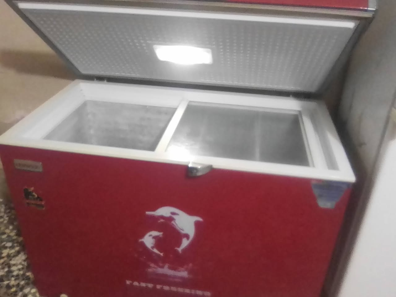 سلام عليكم عندي مجمده للبيع مداخله تصليح على الفحص تجميد فول وسبلت واحد طن شغال العنوان بغداد رقم الهاتف ***********مجمد سعر ٢٠٠وسبلت ١٥
