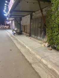 محل للايجار مساحه 10في 10يحتوي على حمام ومطبخ يرهم شركه سياحه وسفر او ...