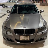 سعر جداً مناسب  بي إم دبليو E90 (2009) خليجي   بيها حادث بالجاملغ الام...