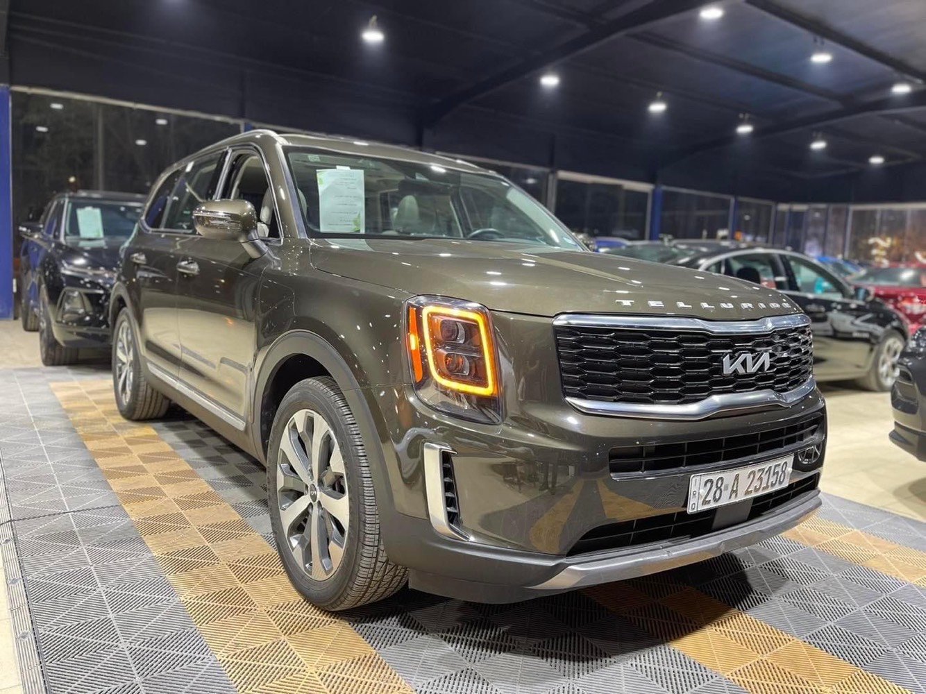 كيا تيلورايد 2022 EX
مواصفات معروفه فتحه 
تحكمات ستيرن كامله
كشنات جلد 
منفصل 
ابيض ملكي 
حساسات امامي خلفي
فتحه 
رادارات اماميه وجانبيه وخلفيه 
السياره جديده وكلشي معايزه
حادثها ابواب جهة السائق فقط 
كفاله عامه 
رقم نجف دولي مداور ثاني يوم
الابواب تم تبديلهن اصلي شركه نفس اللون 
يعني بدون صبغ 
السعر 295 ورقه مع المجال البسيط 
للتواصل واتساب على الرقم