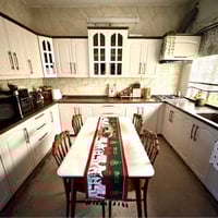 كاونتر خشب المنيوم • سطح كرانيت • طباخ ايطالي وساحبة