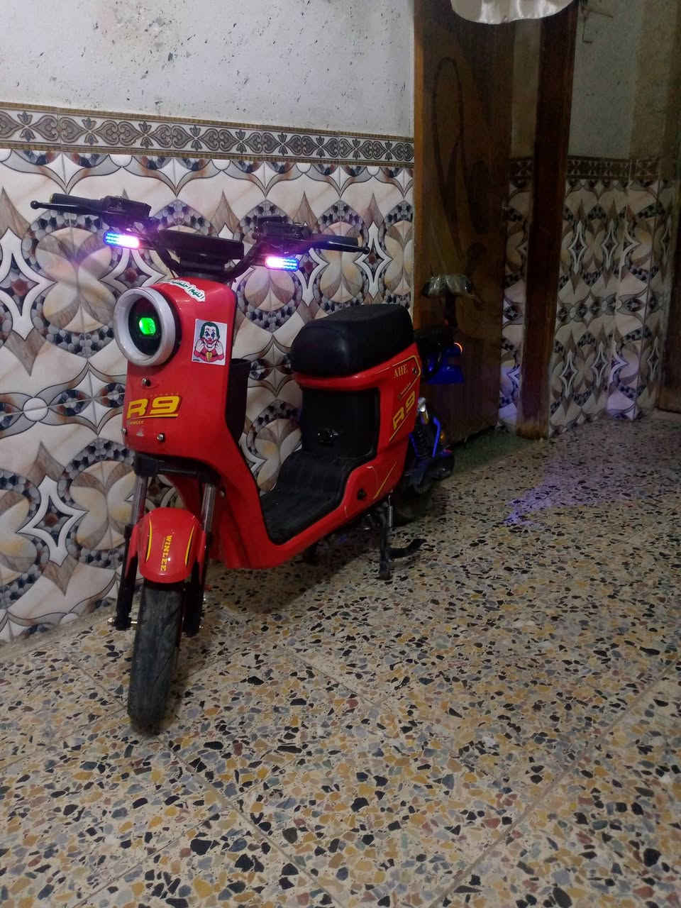 السلام عليكم درجة 9rنفس ماشوف النضافه بلصوره كلشي شغال بيه السعر 425وبيه مجال شراي  رقم ***********مكاني بلبصره الجمهويه الثالثه
