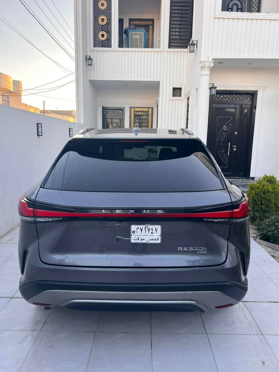 🚗 Lexus RX 350h — موديل 2023

حالة فوق الممتازة / نظيفة جداً 

الممشى: (000'57)ك م

اللون الخارجي: ( فيراني)

الدفع: AWD

المواصفات:

 • هايبرد اقتصادي جداً

 • شاشة كبيرة وتطبيقات حديثة

 • داتشو 

 • كاميرا خلفيه

 • رادار + تنبيه خروج المسار

 • بصمة تشغيل

 • شحن لاسلكي

 • LED كامل

 •     مقاعد مريحة مع تبريد/تدفئة

بعد بيه هواي مواصفات 

الضرر : صبغ ربع الجاملغ الامامي الأيسر وصبغ حافت البنيد فوق الجاملغ 
تصليح وسحب بدايت الشاصي الايسر 

💰 السعر000'30$

للاستفسار اكثر 
***********
