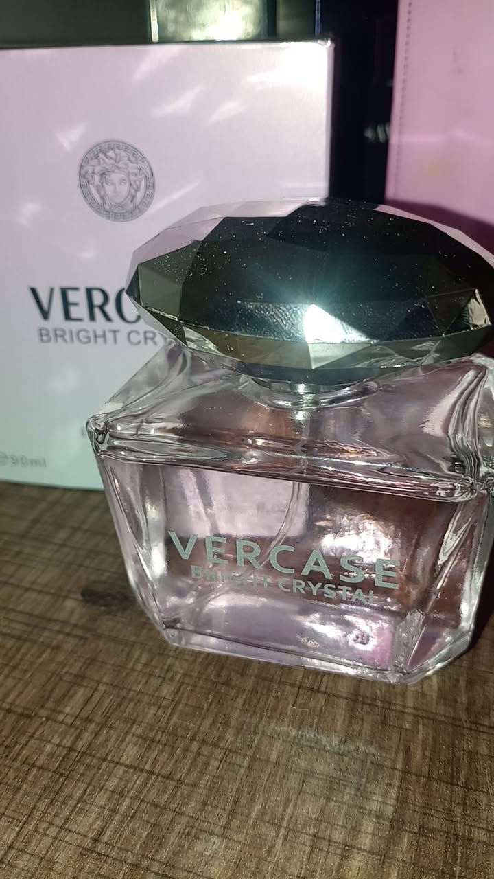 السلام عليكم  عطر فيرّساتشي نسائي صيفي
رائحة أنثوية أنيقة ومنعشة، السعر أقل من قيمته، فرصة سريعة للشراء.


**إذا كنت صاحب هذا الإعلان وتريد حذفه لأي سبب، رجاءا أرسل رسالة إلى الدعم الفني**