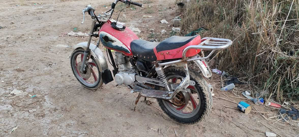 سلام عليكم متاح دراجه مكينه نامه شغاله  توه مبدل كابريتر وعقل جدد ضفيره بيها  مكفوله  دراجه شغاله محتاج وريد ابيع 150 الف  مكان هارثه قرب سيد سامي واتساب ***********
