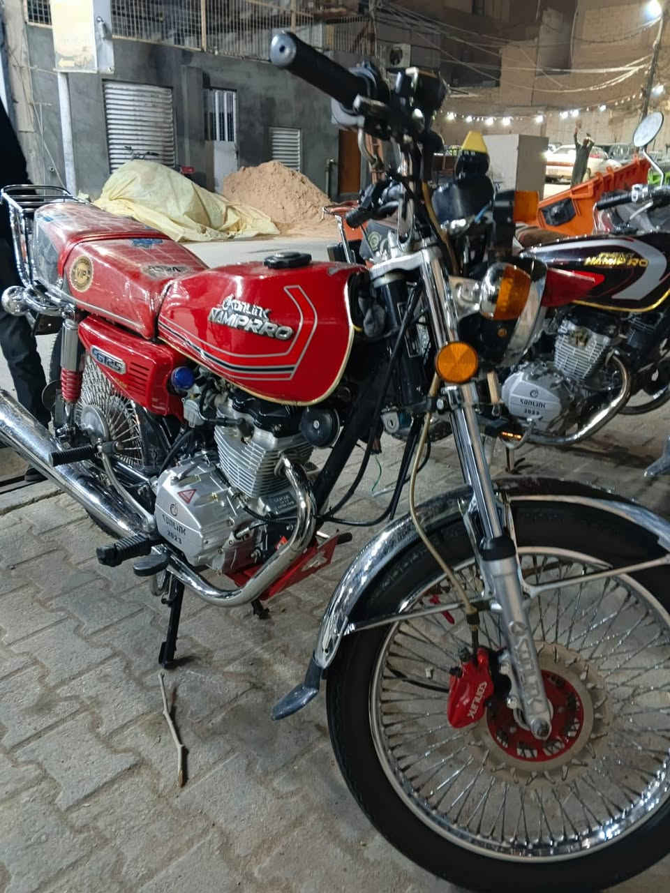 السلام عليكم دراجه نامه برو غطاس شاصي 20 محدثه من كلشي حته المحرك23 كفاله عامه ومانقصه برغي اصولي وكيله  حمودي العارضي مكاني حي الانصار *********** سعره مليون وبيه مجال
