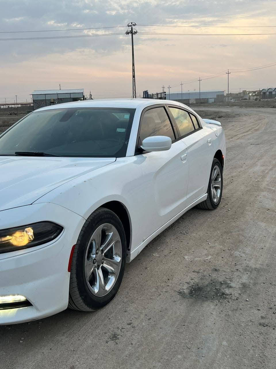 جارجر 16مرمز22  حره بدون رقم منفيست بسمي تترقم جميع المحافظات سياره جاهزه من طول  مكينه 3600 سته سلندر مكينه كير تبريد حداده لايت زنون كله جاهزه سياره بدون ايرباك بيه رشات صبغ تجميل السعر 152 بيه مجال بسيط مكاني ناصرية سوق الشيوخ ***********
