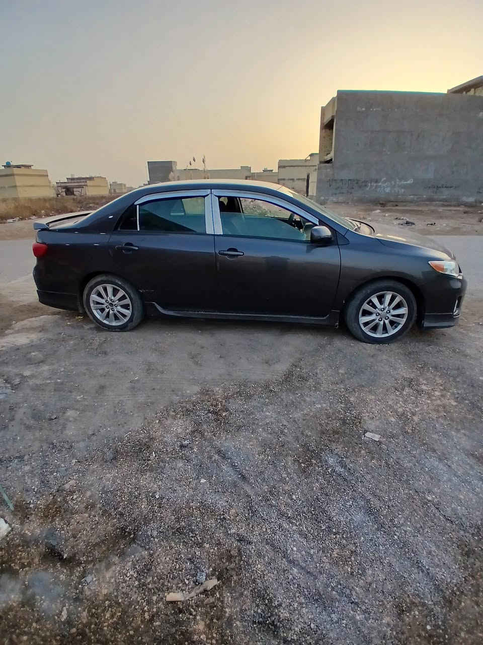 كورولا عشرة بلادية وارد امريكي السعر 105 بغداد جسر الدوار صابيات الشراي يتصل على ***********
