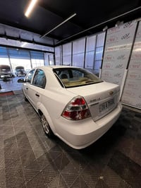 للبيع افيو موديل 2016 محرك 1600 مسكر السياره نظيفه مثل ماتشوفون وماشيه...