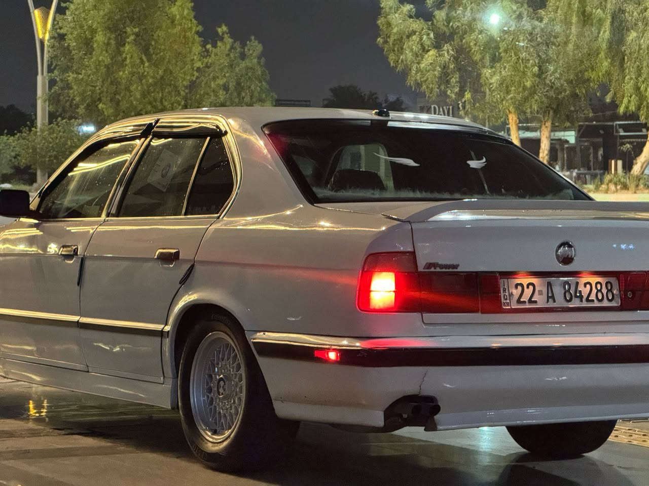 BMW520 1991 گێر عادی بۆیاغ عام بۆ جوانی چاملغی لای سایەق کەمێک ناوی گرتوە تیکمەکەشی گرتوە گێڕو مەکینە بەشەرت دەعامێکانیشی شکاوی تیایە 
***********
*********** كركوك, العراق
