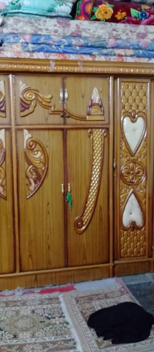 غرفه نوم نضيفه استعمال قليل السعر 600وبيهه مجال المكان الشعله الدهله الإستفسار على الرقم ***********
