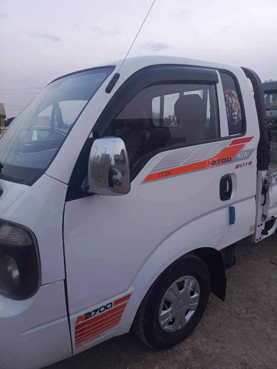 سلام عليكم كيه للبيع موديل 2015 رقم واسط سياره كفاله فوك وجوه السعر 107 وبيه مجال بسيط مكان سياره بابل شوملي اي استفسار عرقم ***********
