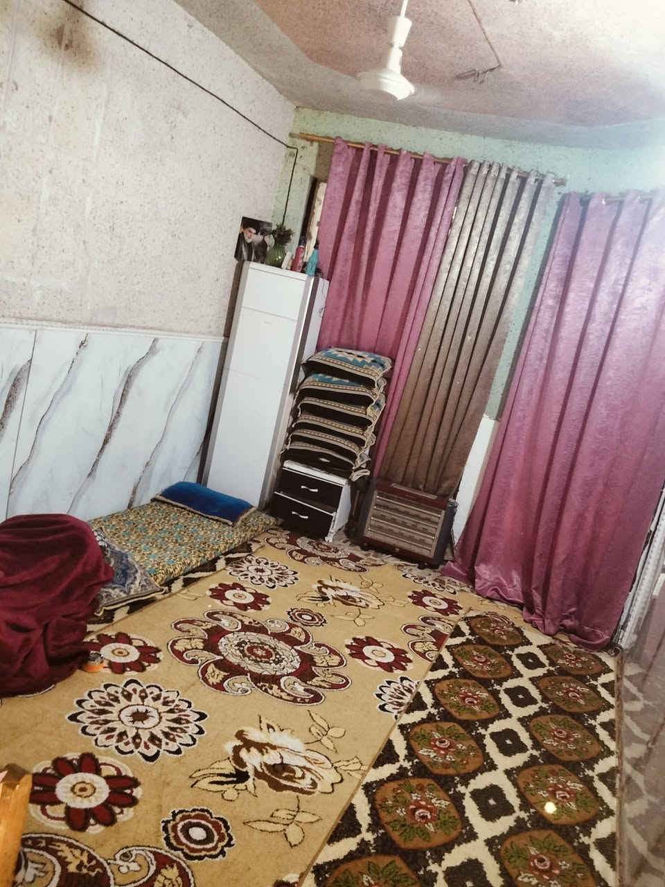 بيت للبيع في النهروان خلف مدرسه الامراء مساحة 100 متر ***********
