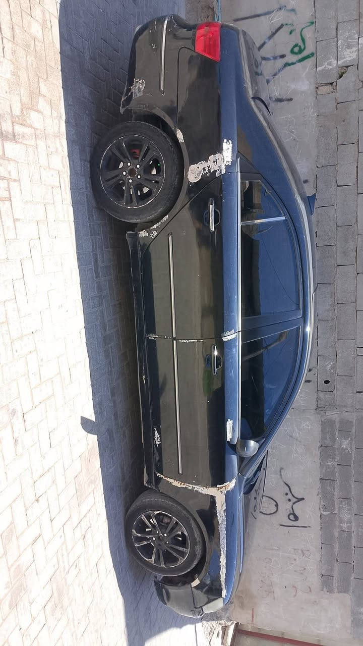 سوناتا موديل 2009 وارد امريكي كفاله لغود وشواصي مصبوغه حزام كريم ميكنه تبريد تخم تأثير صدر كله بحاله جيده موصفات فول تحكمات فتحت سقف اربعه دسك مكاني بغداد السعر 85 وبيه مجال قليل 
***********.   ملاحظه مكينه 6سلندر

