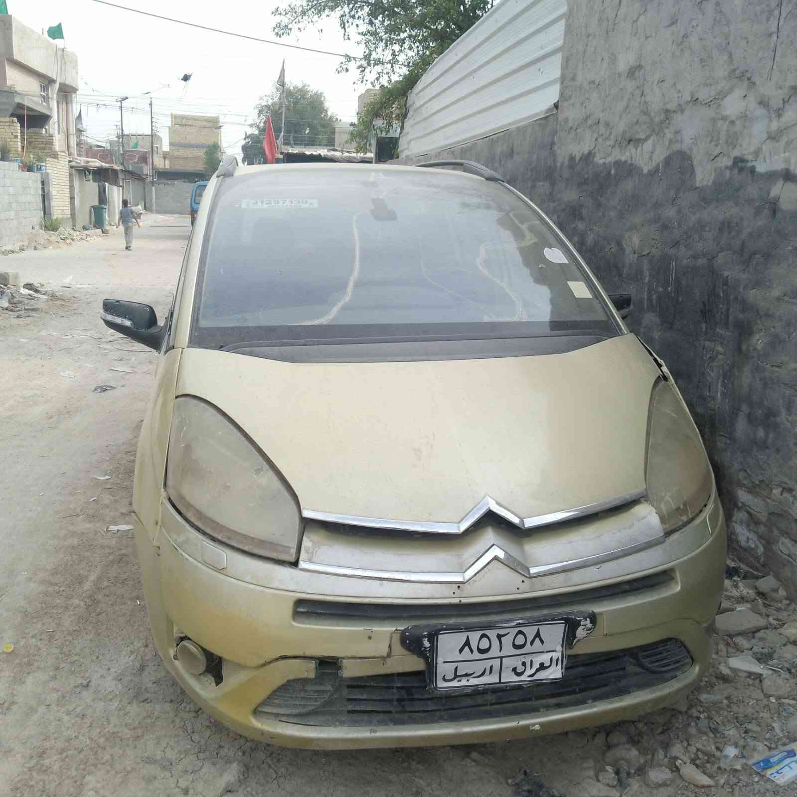 سلام عليكم سيارة ستروين استيشن  للبيع موديل ٢٠٠٦ سيارة ٧راكب رقم اربيل صاحبهة ب اربيل بيهة مكينة وكير ابو TOYOTA ابو الجف سيارة بيهة عطل بصيت عقل محترك يعني جيبلهة عقل جديد عنوان بغداد الحسينية مال الراشدية سعر ٣٠بيهمجال  الستفسار انتصال***********
