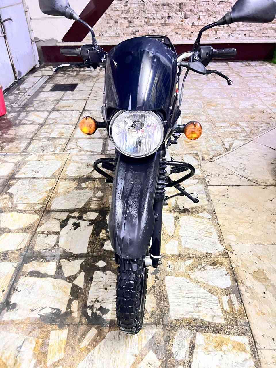 السلام عليكم بوكسر جبلي موديل 2023 مجفتة تجفيت شركة قبل 6 اشهر الدراجة كاملة مكملة من اي نقص سنوية بسمي تحويل ثان يوم ***********
