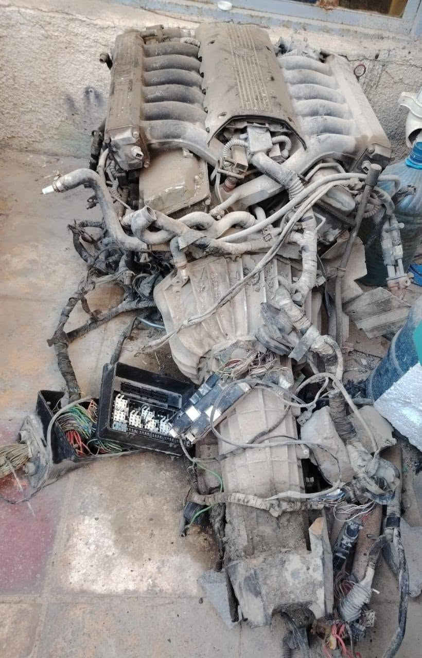 كير ومكينه واكسل وكاردن بيئم 12سلندر BMW مع عقول المكينه والكير بيها نقص بس سلف للبيع السعر 25 ورقه المكان بغداد للاستفسار الاتصال على الرقم ***********
