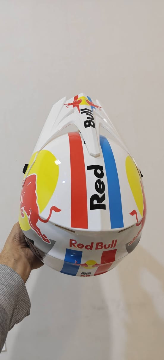 خوذه للبيع جديد لوك 
قياس XL
سعر 45 الف


**إذا كنت صاحب هذا الإعلان وتريد حذفه لأي سبب، رجاءا أرسل رسالة إلى الدعم الفني**