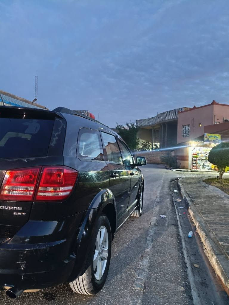 دوج جورني7 راكب 2009 محدث دعامية 2012
مكينة3500
تخم تاير جديد
حداديه نظيفة 
قطعة تبديل جاملغ امامي فقط
بنيد جارد كما موضح
رقم شمالي (سليمانية)
السعر 95 بيها مجال
موقع السيارة النجف الاشرف 
للاستفسار *********** النجف, العراق
